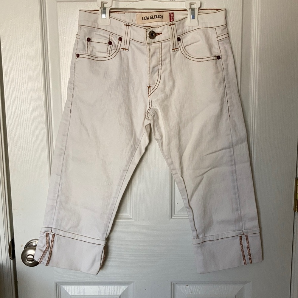 White Low Slouch Levi's cropped white jeans
